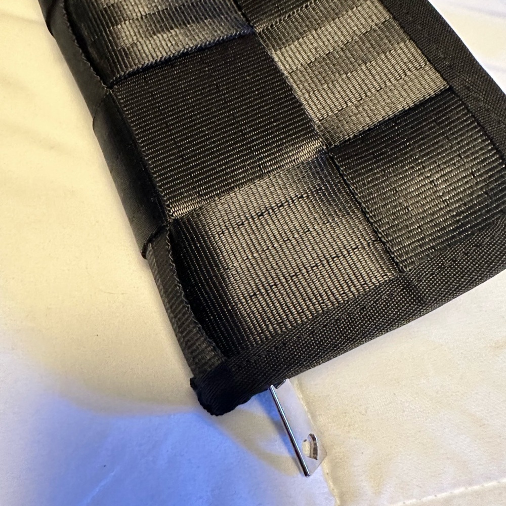Harveys seatbelt black classic wallet - Picture 4 of 6